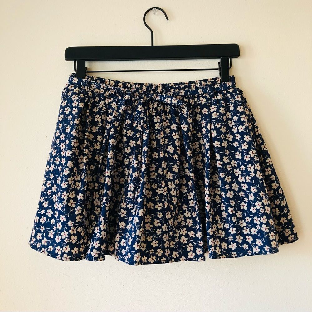 Forever 21 Navy Floral Skirt Skort Shorts Small
